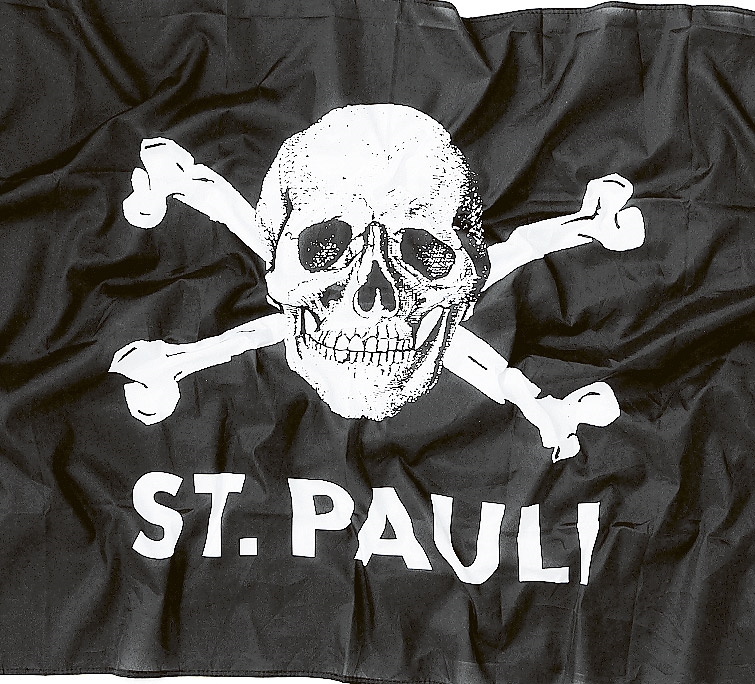 FC St. Pauli - Totenkopf, Hissfahne