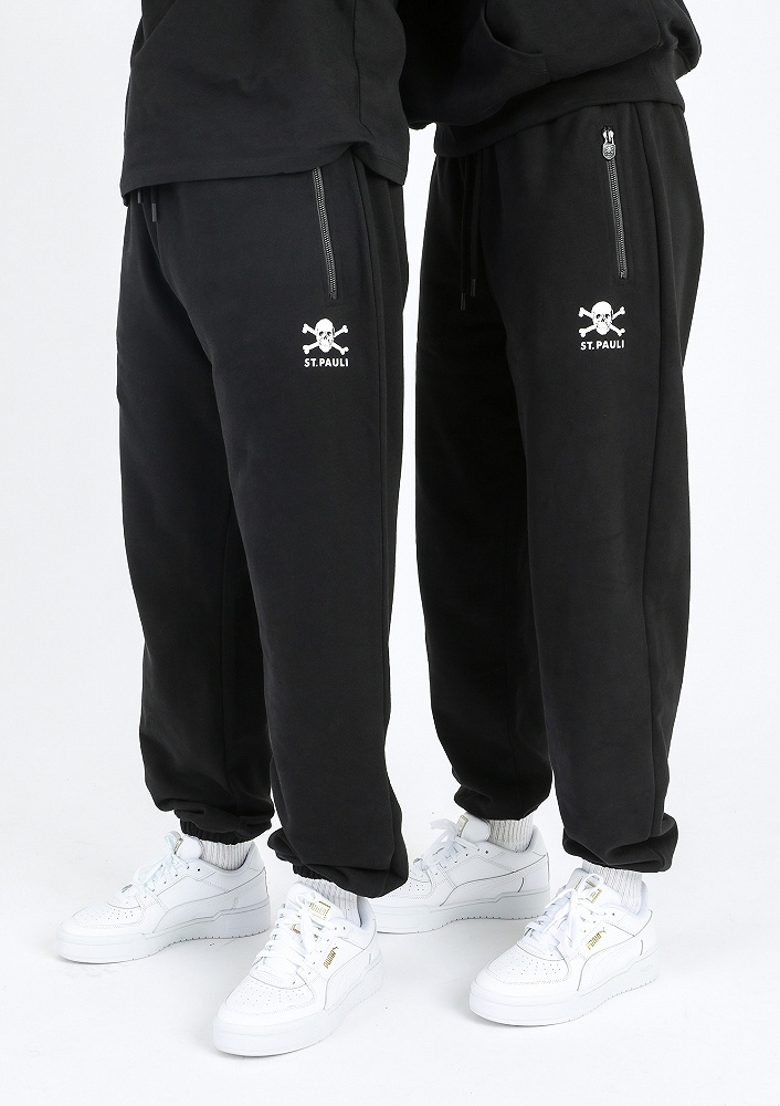FC St. Pauli - Totenkopf, Jogginghose