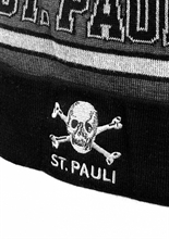 FC St. Pauli - Totenkopf, Bommelmtze