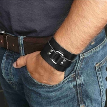 Lederarmband mit Metallschnalle